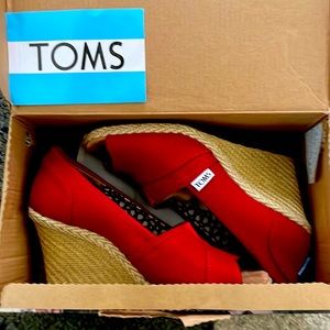 New Red wedge Toms women shoes size 6